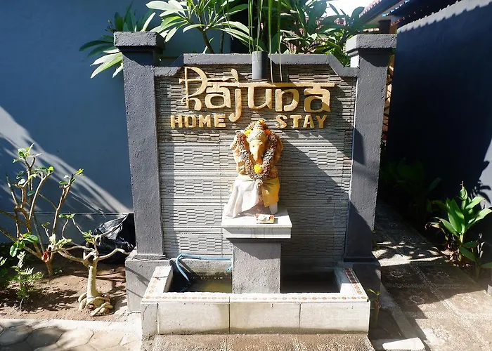 Rajuna Homestay Bed & Breakfast