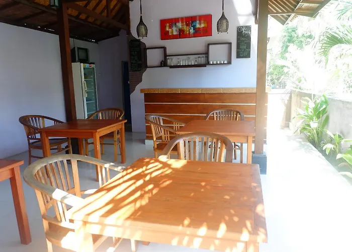 Rajuna Homestay Bed & Breakfast