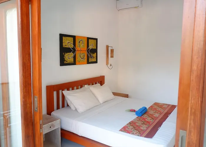 Rajuna Homestay Bed & Breakfast *