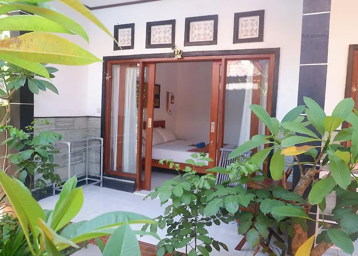 Rajuna Homestay Bed & Breakfast